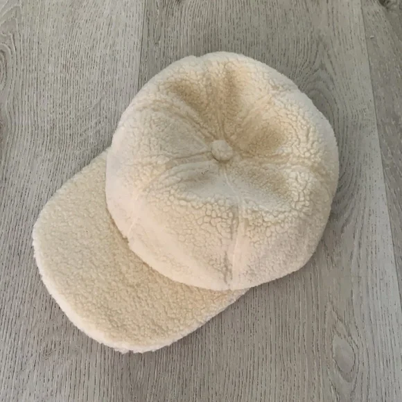 We wore what‎ Sherpa Baseball Hat cream - Picture 5 of 7